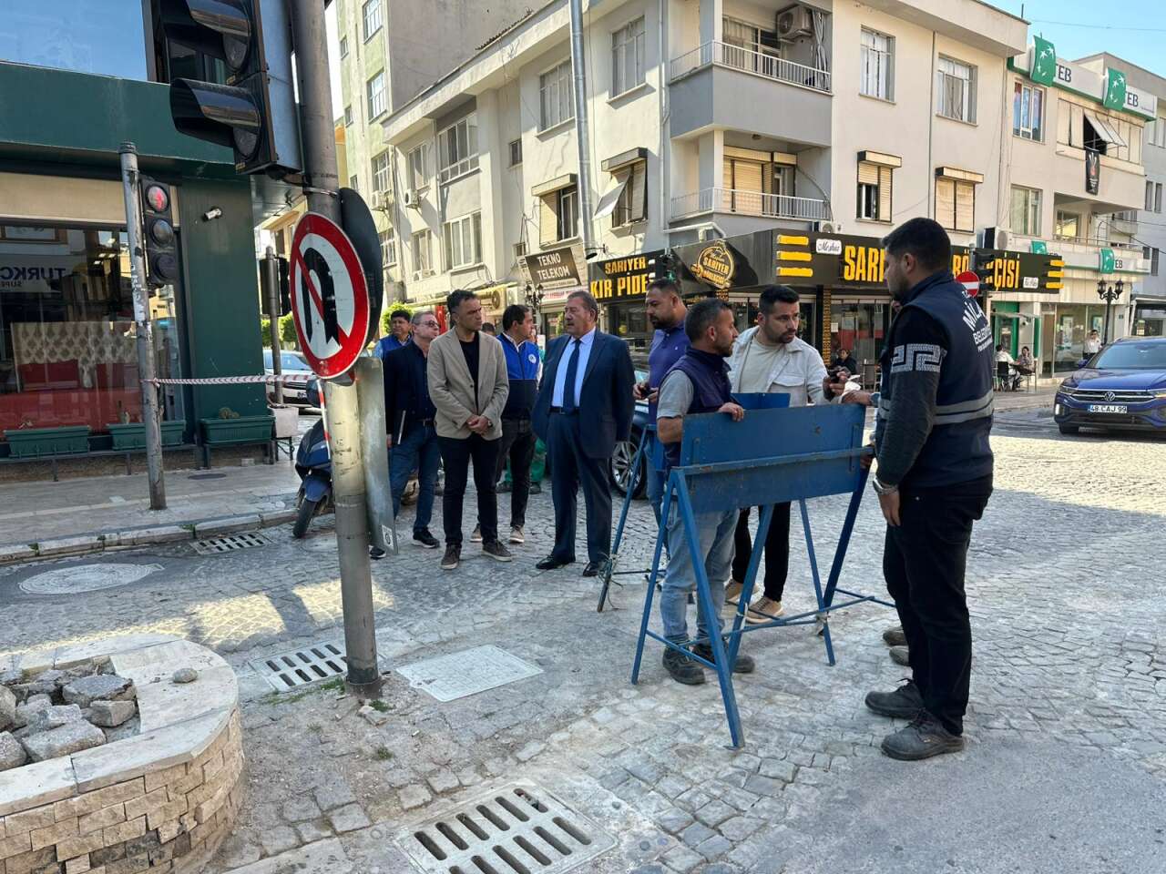 Milas’ın Menteşe Caddesi’nde Orta Refüj Yenileme Çalışmaları Başladı 2
